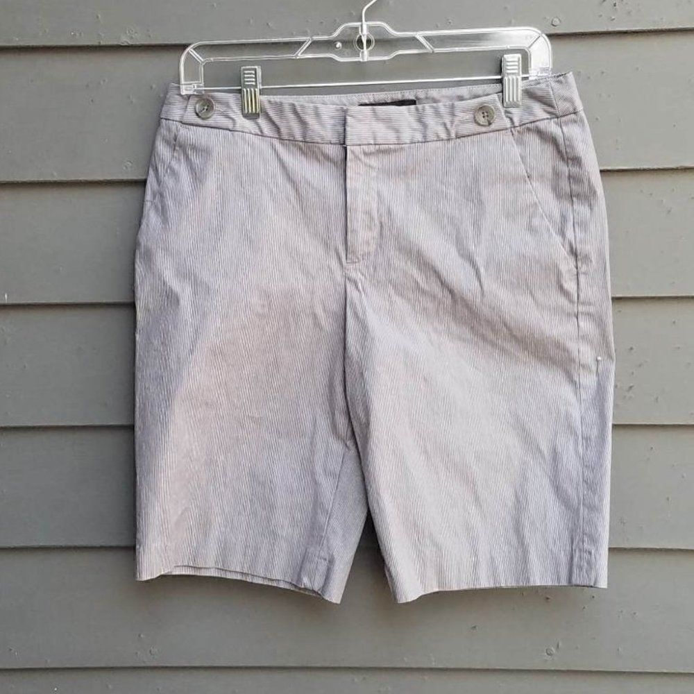 Banana Republic Factory Gray Stripe Bermuda Shorts size 6